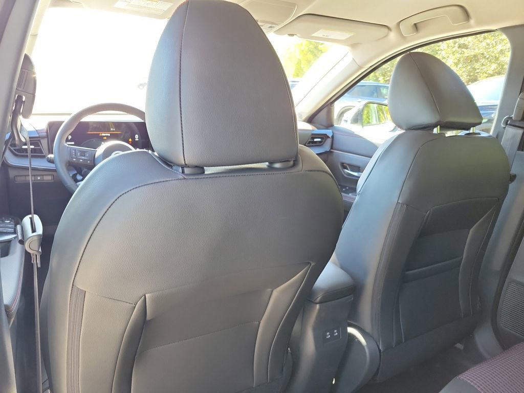 New 2026 Nissan Kicks SR w/ Cold Weather Package image 15