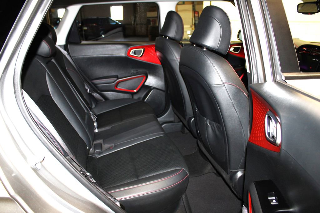 Used 2023 Kia Soul GT-Line FWD image 32