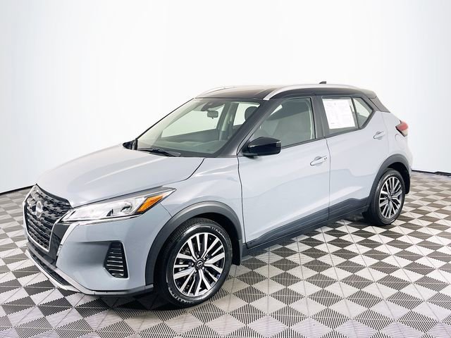 Used 2023 Nissan Kicks SV image 4