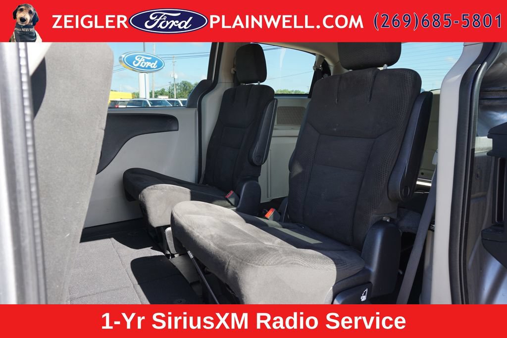 Used 2016 Dodge Grand Caravan SXT FWD image 12
