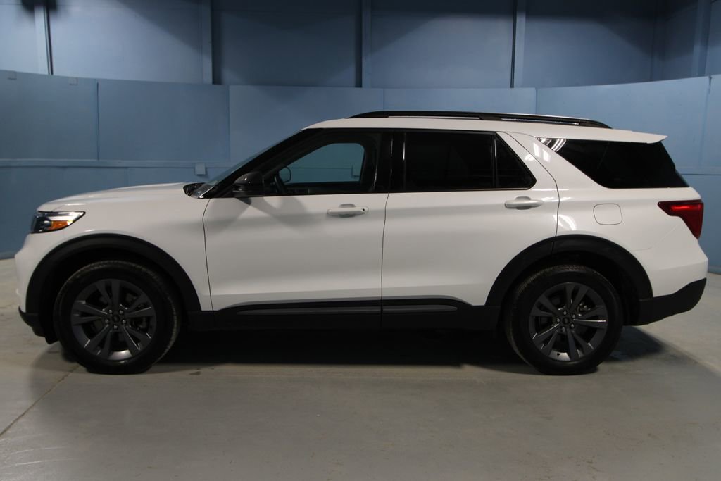 Used 2023 Ford Explorer XLT w/ Equipment Group 202A image 28