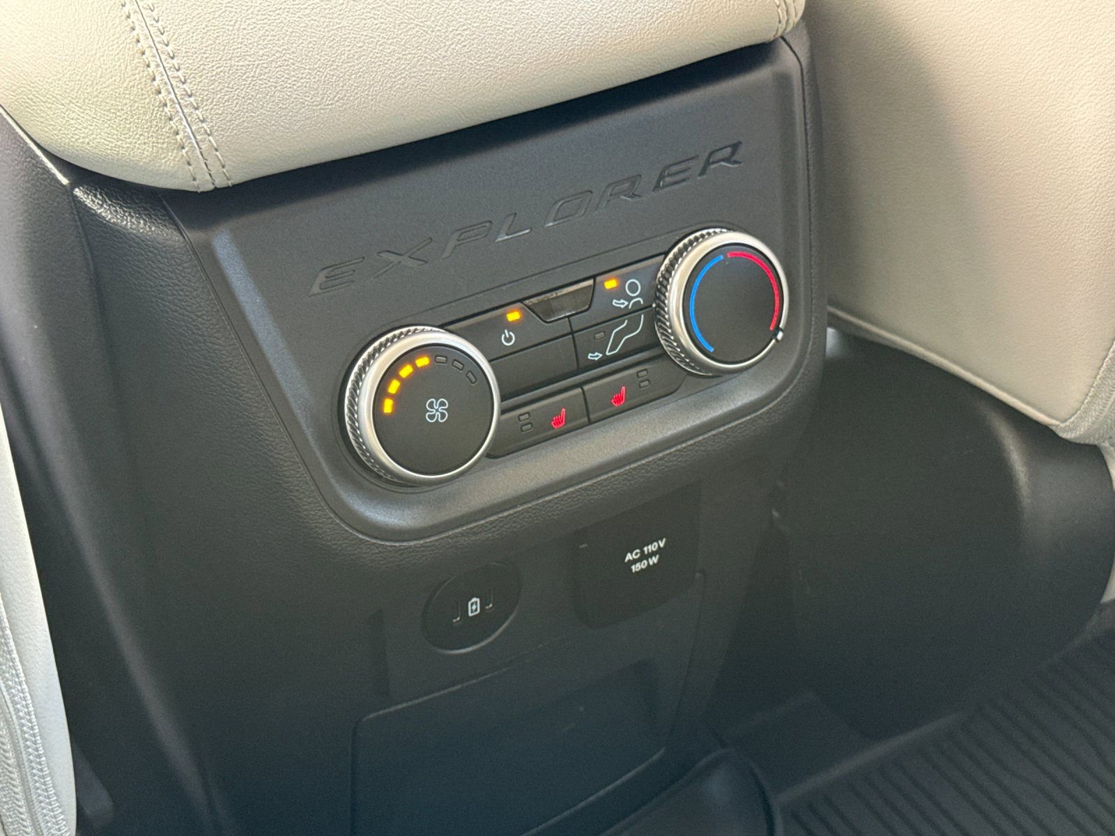 Used 2025 Ford Explorer Platinum w/ Ultimate Package RWD image 15