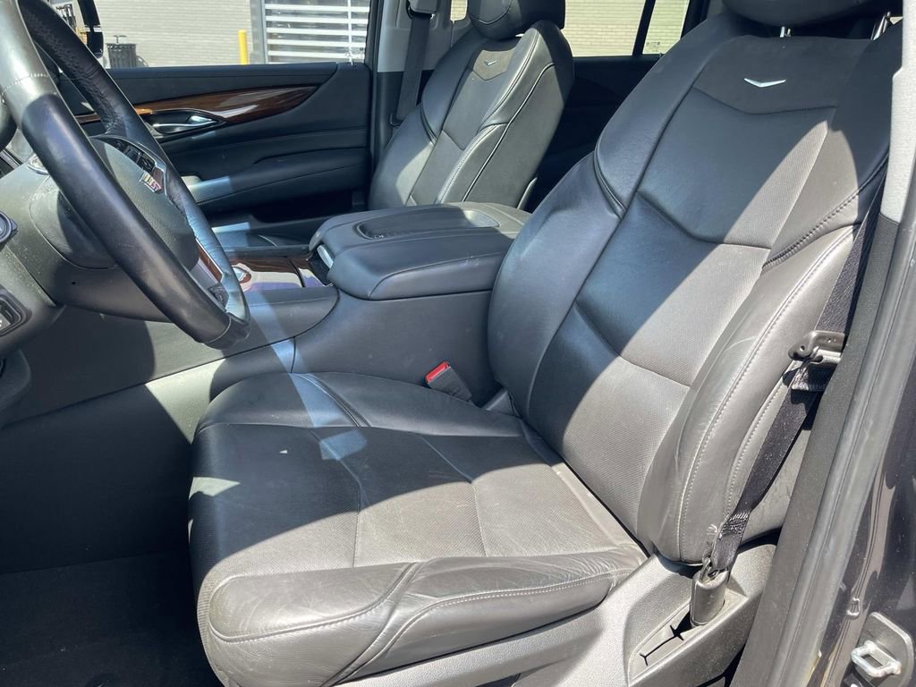 Used 2019 Cadillac Escalade ESV Luxury AWD/4WD image 27