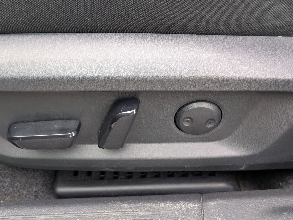 Used 2023 Nissan Rogue SV image 19