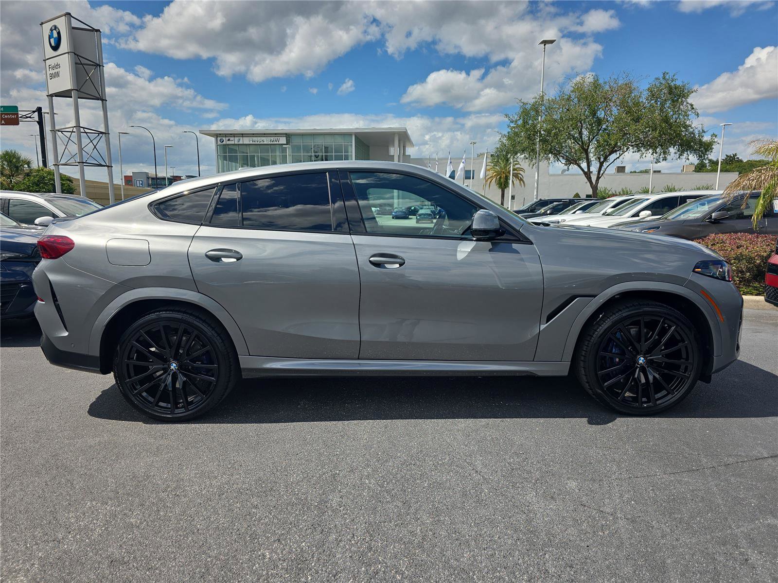 Used 2024 BMW X6 xDrive40i w/ Premium Package AWD/4WD image 2
