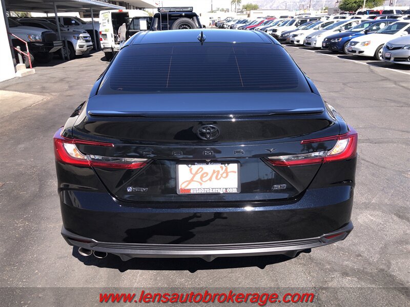 Used 2025 Toyota Camry SE w/ Convenience Package FWD image 7