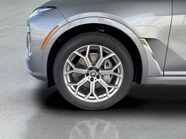 Used 2026 BMW X7 xDrive40i w/ Premium Package image 13