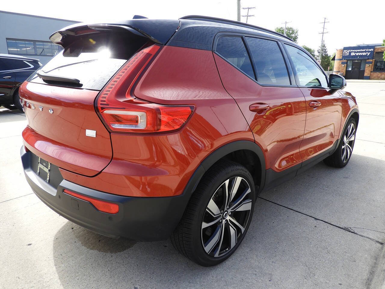 Used 2021 Volvo XC40 P8 Recharge w/ Advanced Package AWD/4WD image 10
