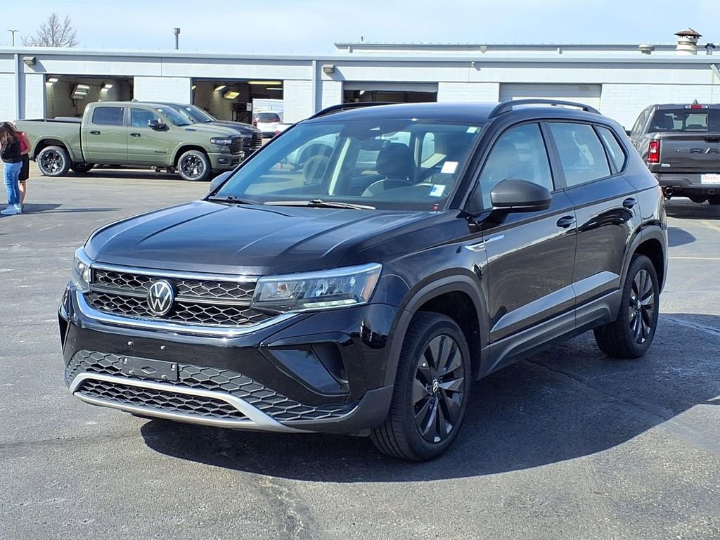 Used 2024 Volkswagen Taos S image 2