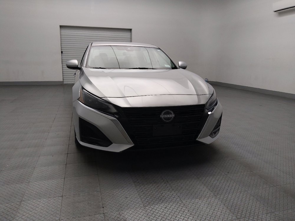 Used 2023 Nissan Altima 2.5 SV image 14