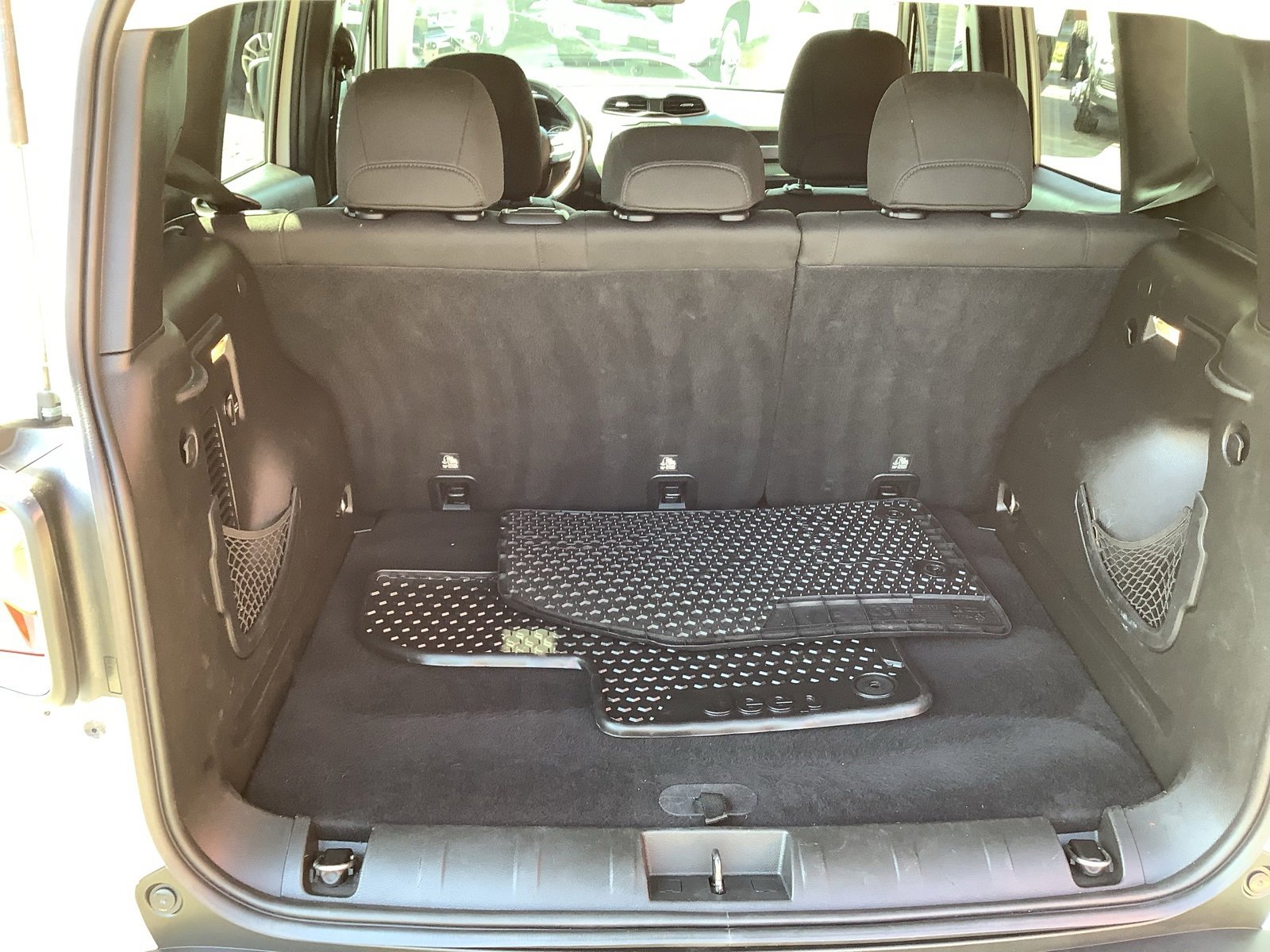 Used 2016 Jeep Renegade Trailhawk image 7