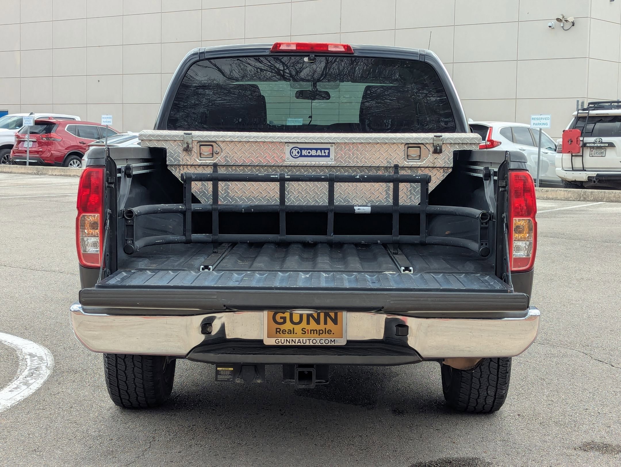 Used 2010 Nissan Frontier SE image 23