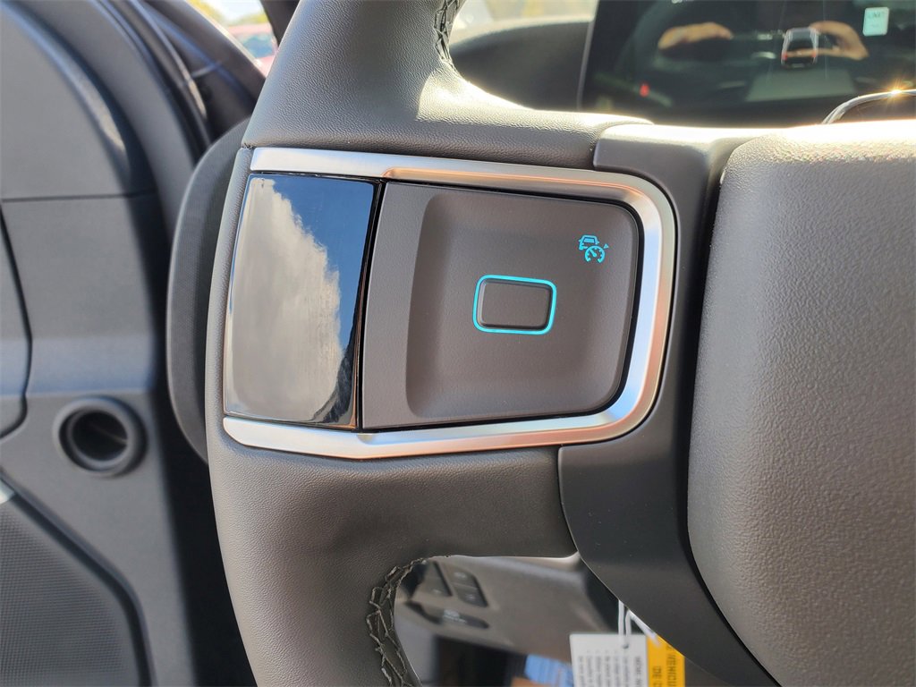 New 2025 Ford Expedition Active image 12