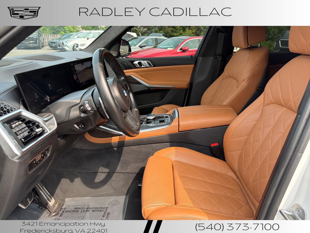 Used 2023 BMW X7 xDrive40i w/ Executive Package AWD/4WD image 3