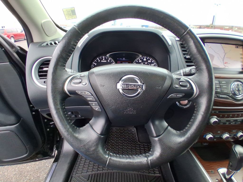 Used 2020 Nissan Pathfinder Platinum image 15