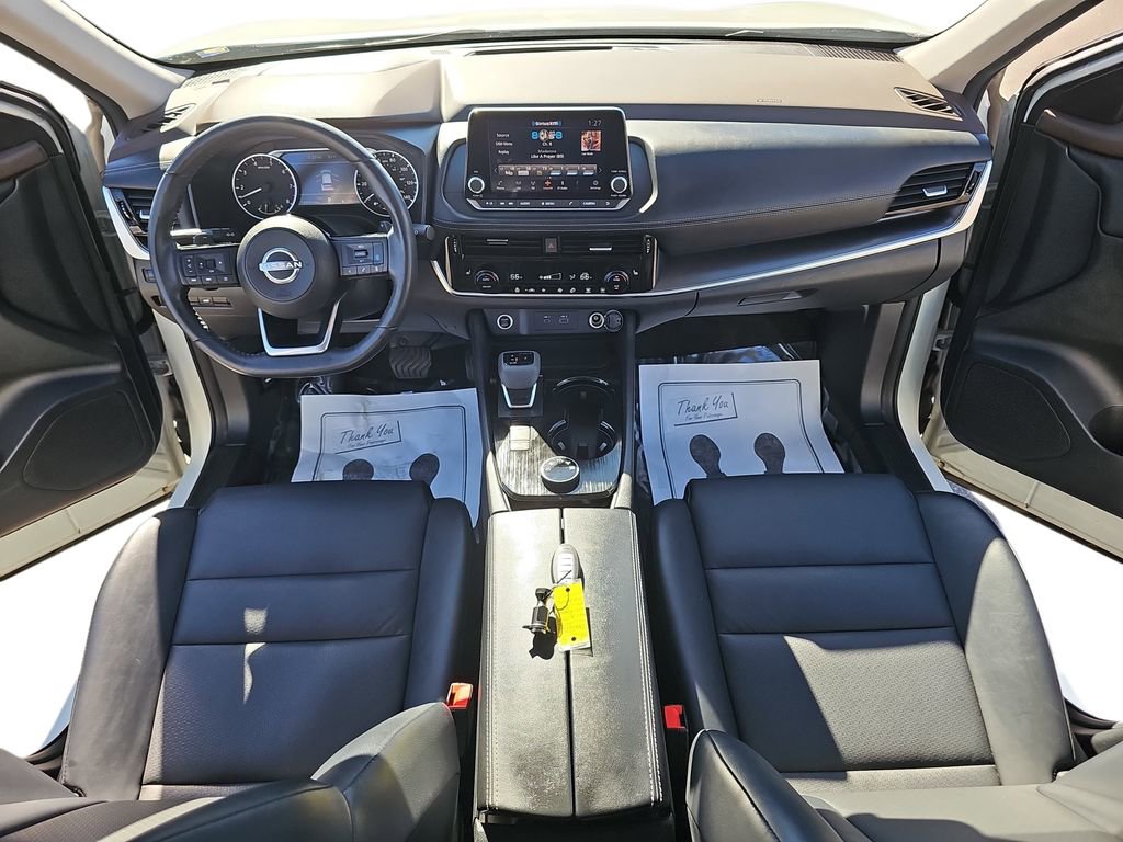 Used 2022 Nissan Rogue SV w/ SV Premium Package image 12