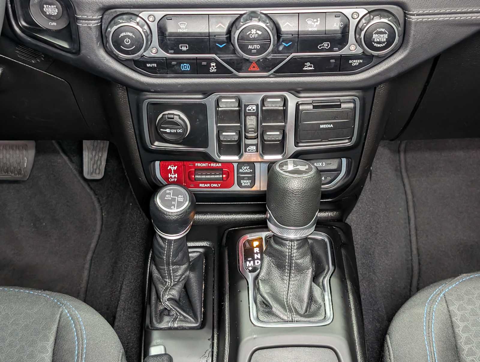 Used 2024 Jeep Wrangler Unlimited Rubicon 4xe AWD/4WD image 22
