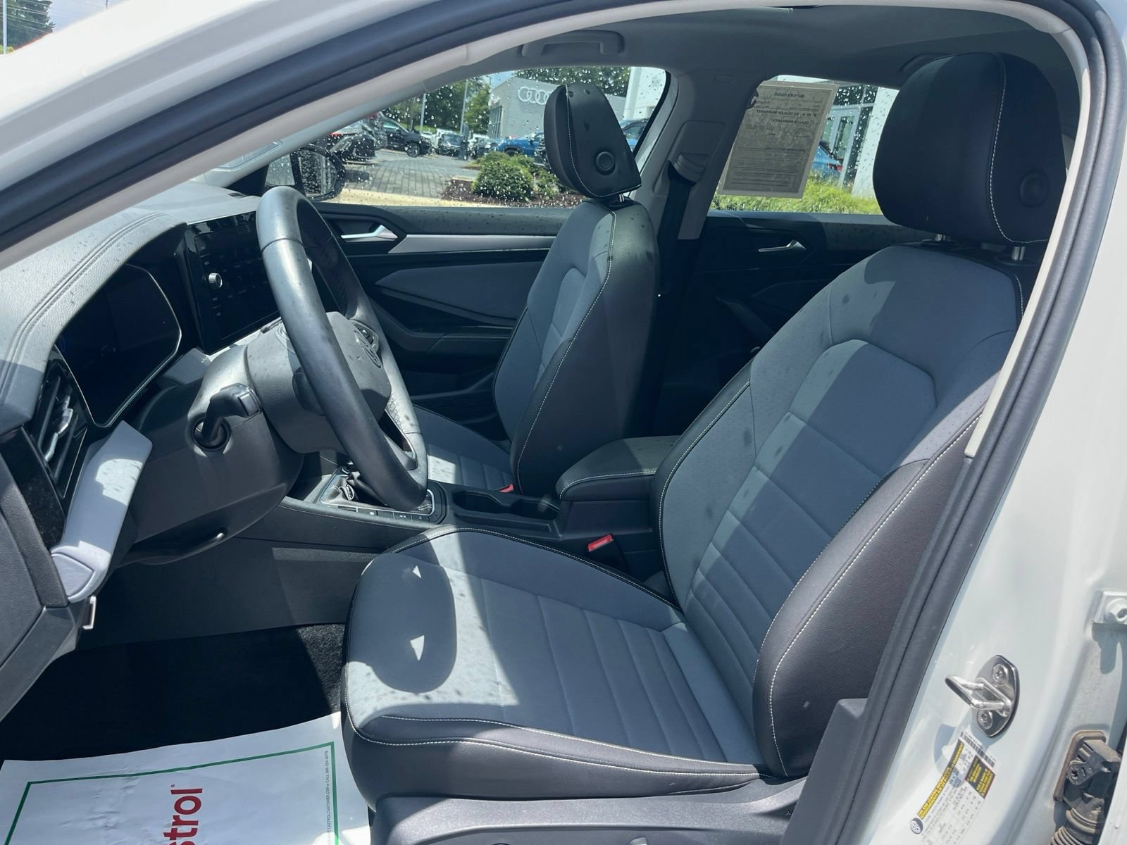 Certified 2025 Volkswagen Jetta SE FWD image 26