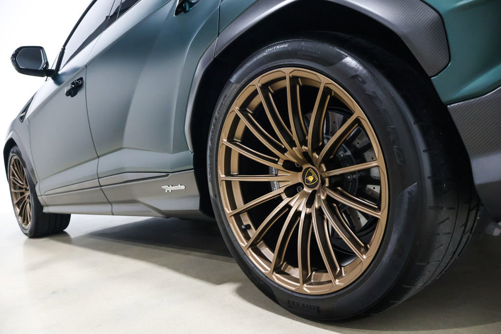 Used 2024 Lamborghini Urus Performante AWD/4WD image 19