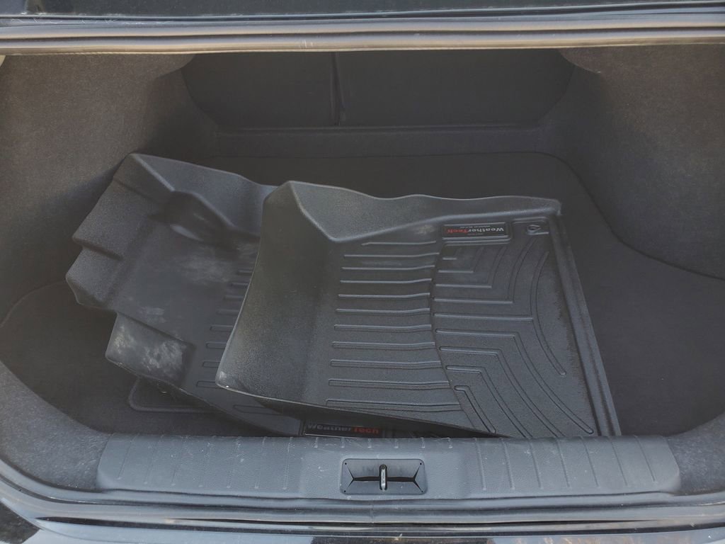 Used 2023 Nissan Sentra SR w/ Midnight Edition Package FWD image 10