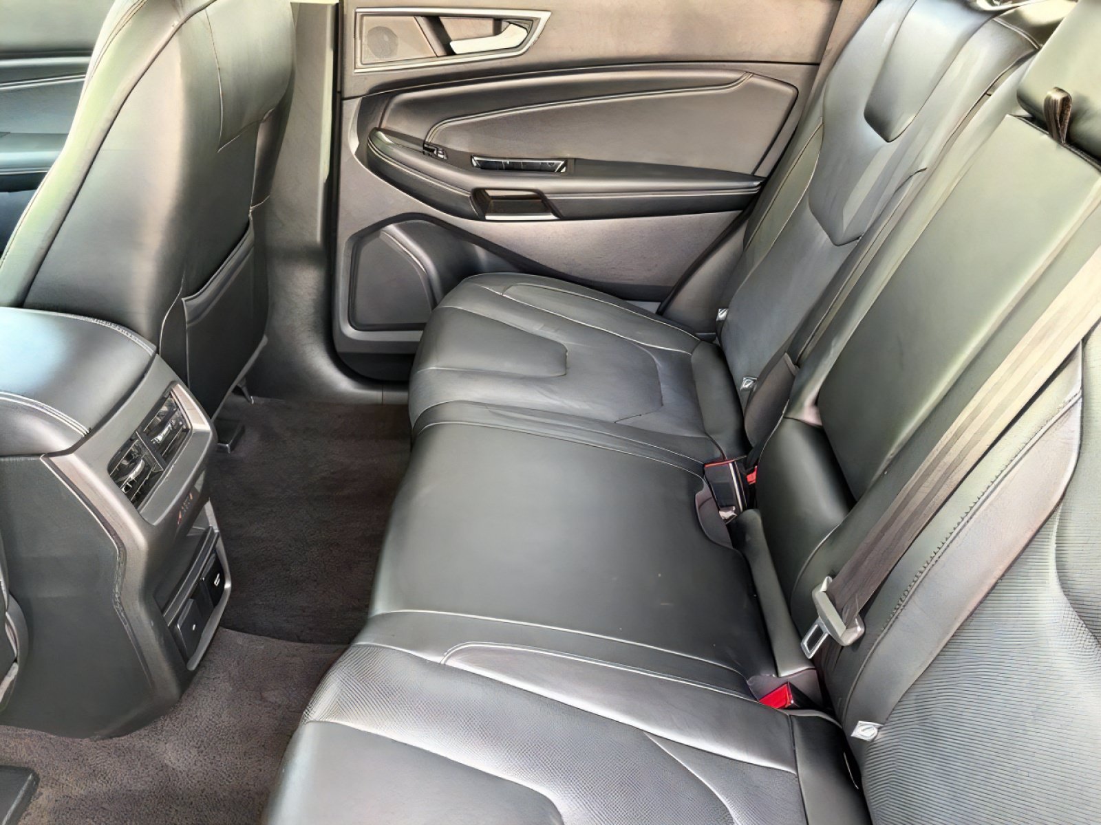 Used 2019 Ford Edge Titanium w/ Equipment Group 301A FWD image 13