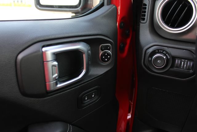 Used 2020 Jeep Wrangler Unlimited Sahara AWD/4WD image 12