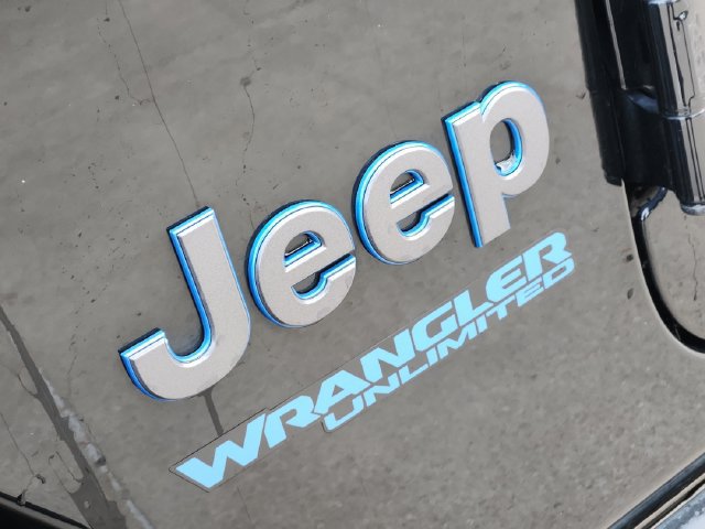 Used 2022 Jeep Wrangler Unlimited Rubicon 4xe AWD/4WD image 6