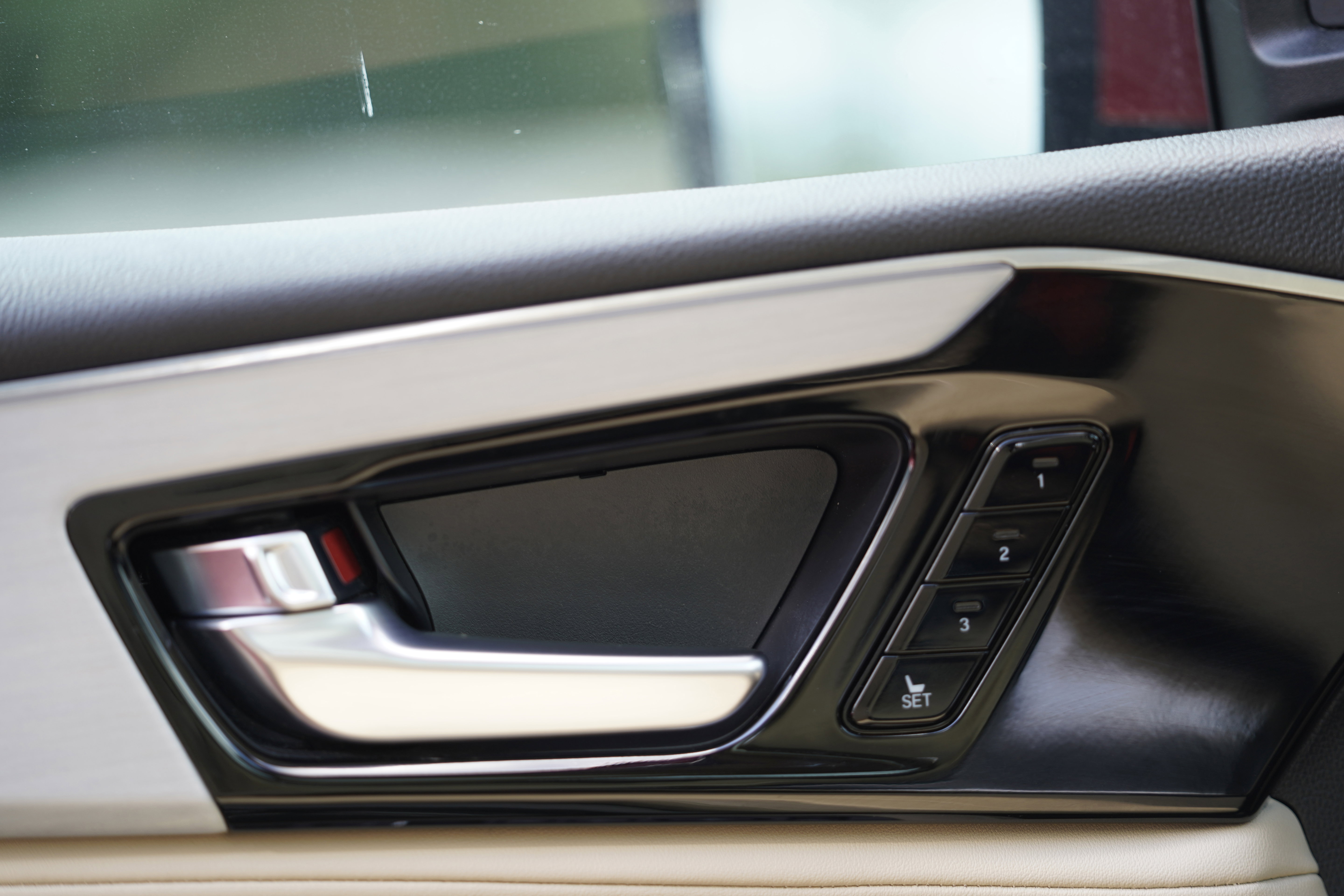 Used 2024 Acura MDX SH-AWD w/ Technology Package image 18