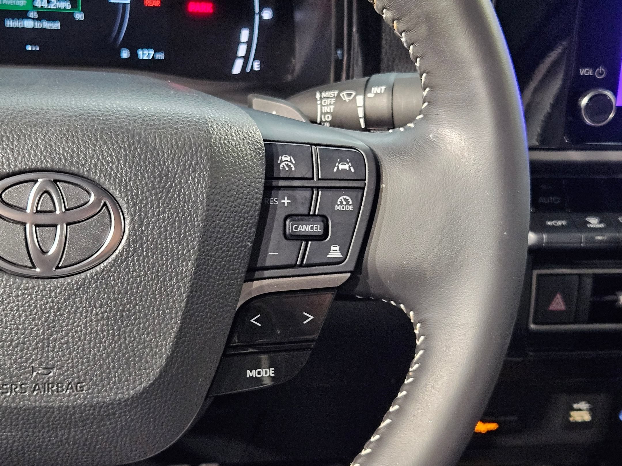 Used 2025 Toyota Camry SE FWD image 28