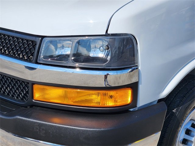 Used 2024 Chevrolet Express 2500 w/ Driver Convenience Package image 9