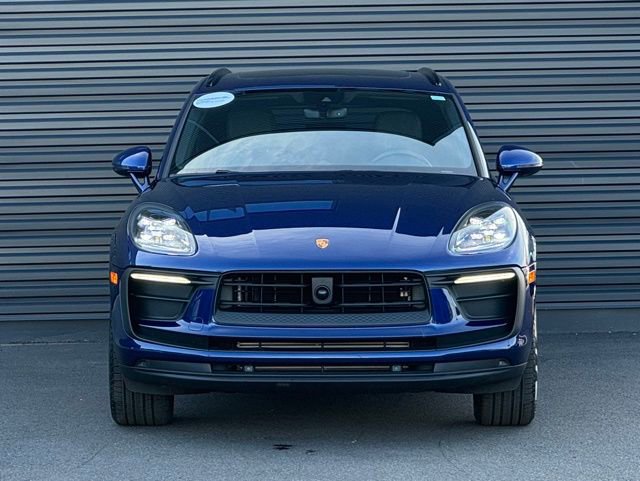 Certified 2025 Porsche Macan image 10