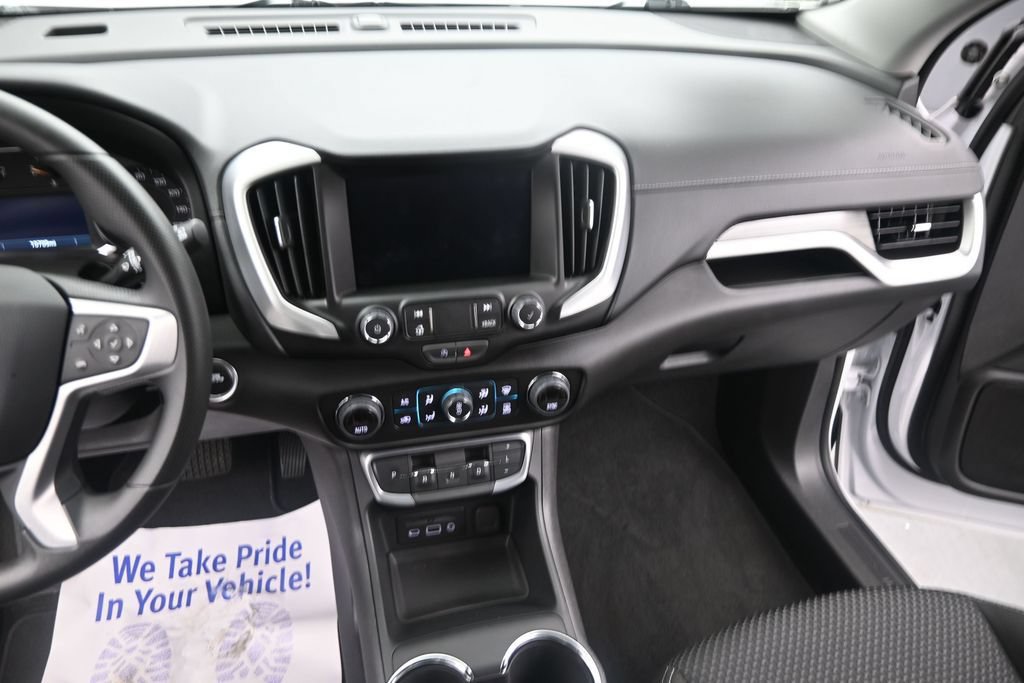 Used 2024 GMC Terrain SLE w/ Driver Convenience Package FWD image 21
