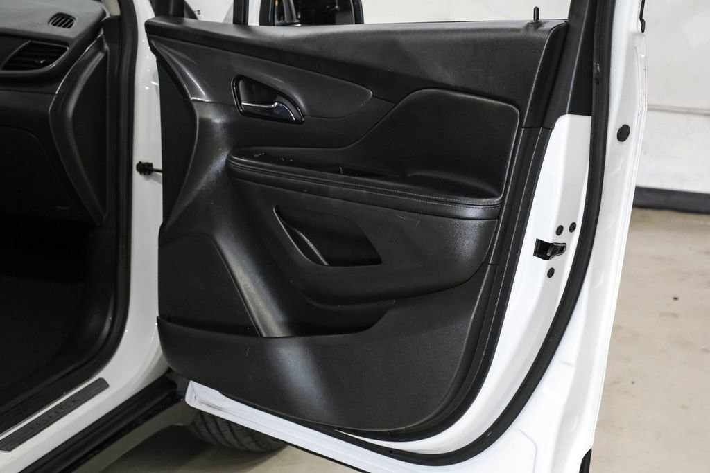 Used 2020 Buick Encore Preferred w/ Safety Package FWD image 45