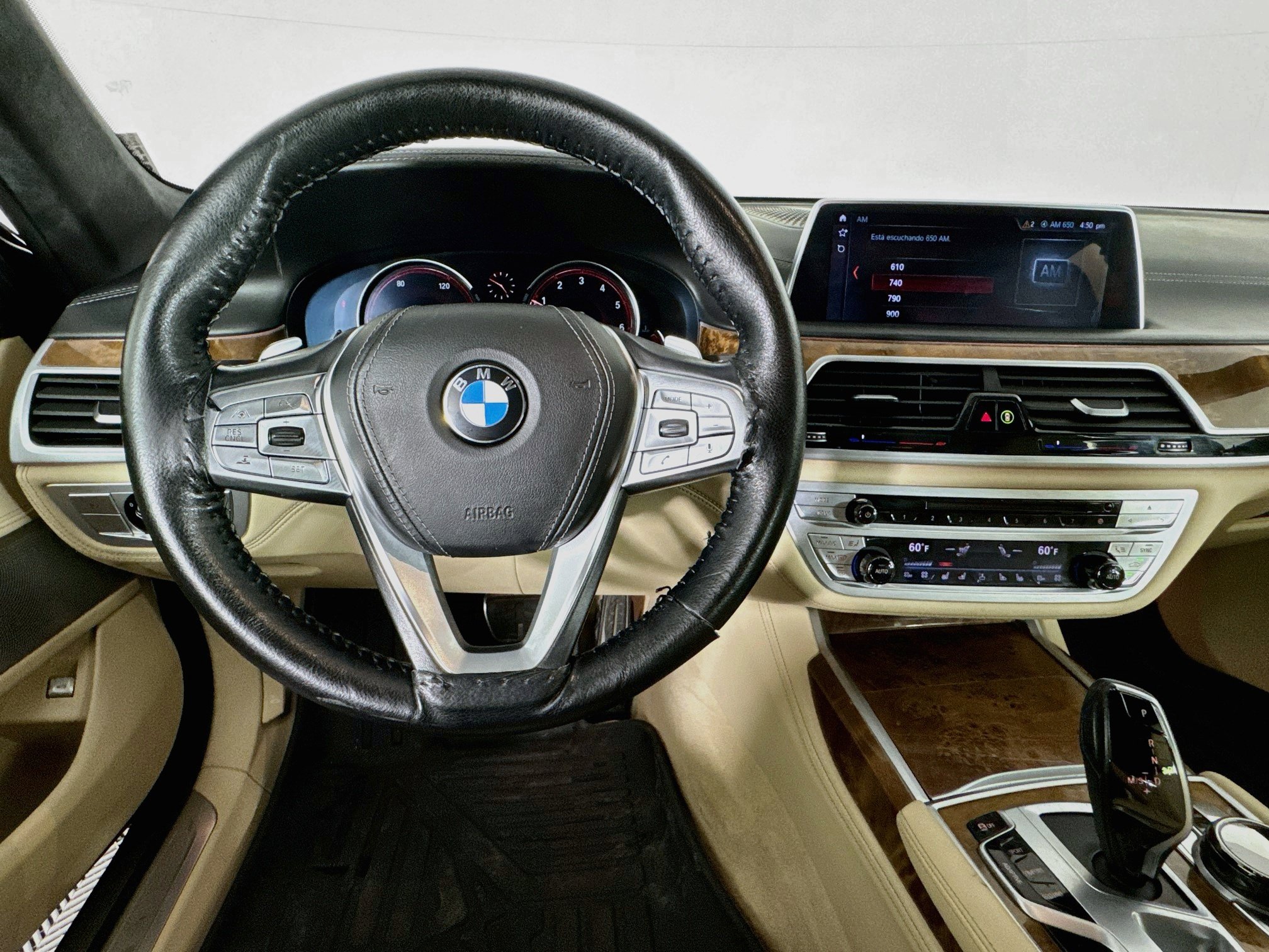 Used 2018 BMW 750i RWD image 10