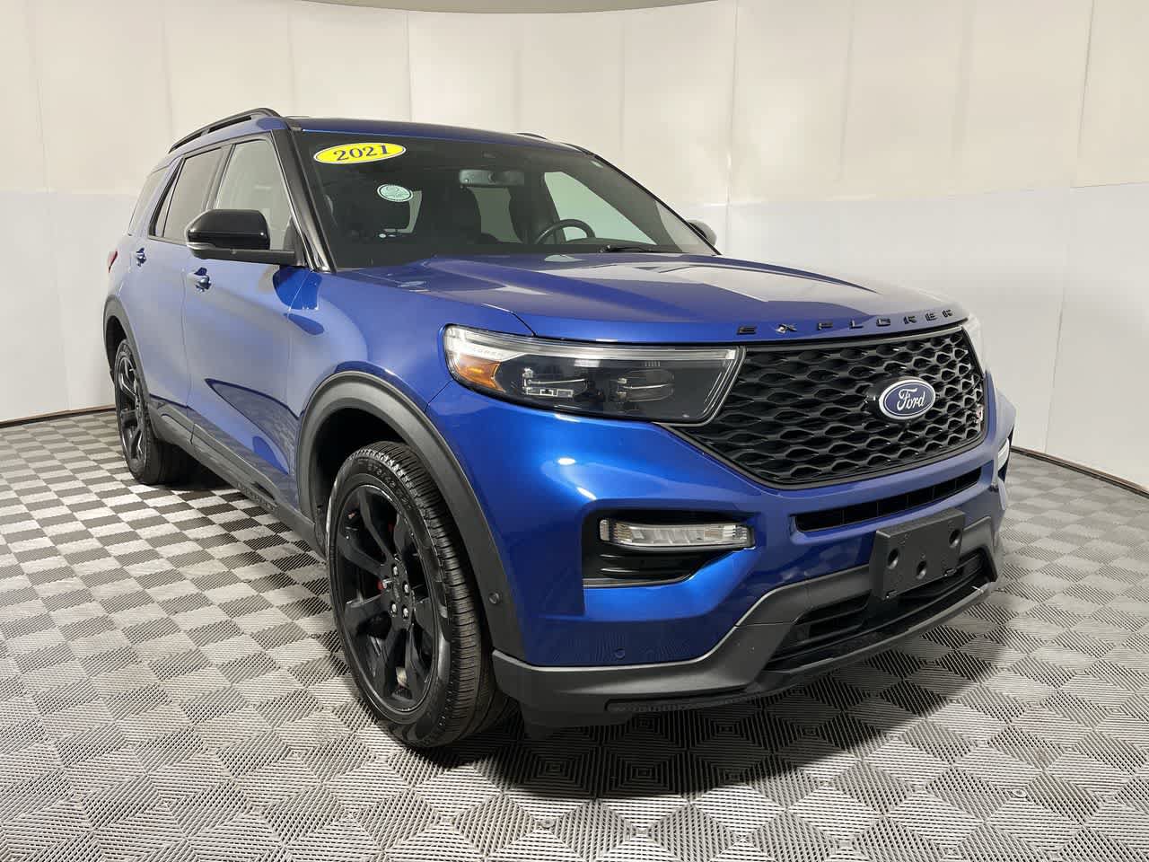 Used 2022 Ford Explorer ST w/ Equipment Group 401A AWD/4WD image 2