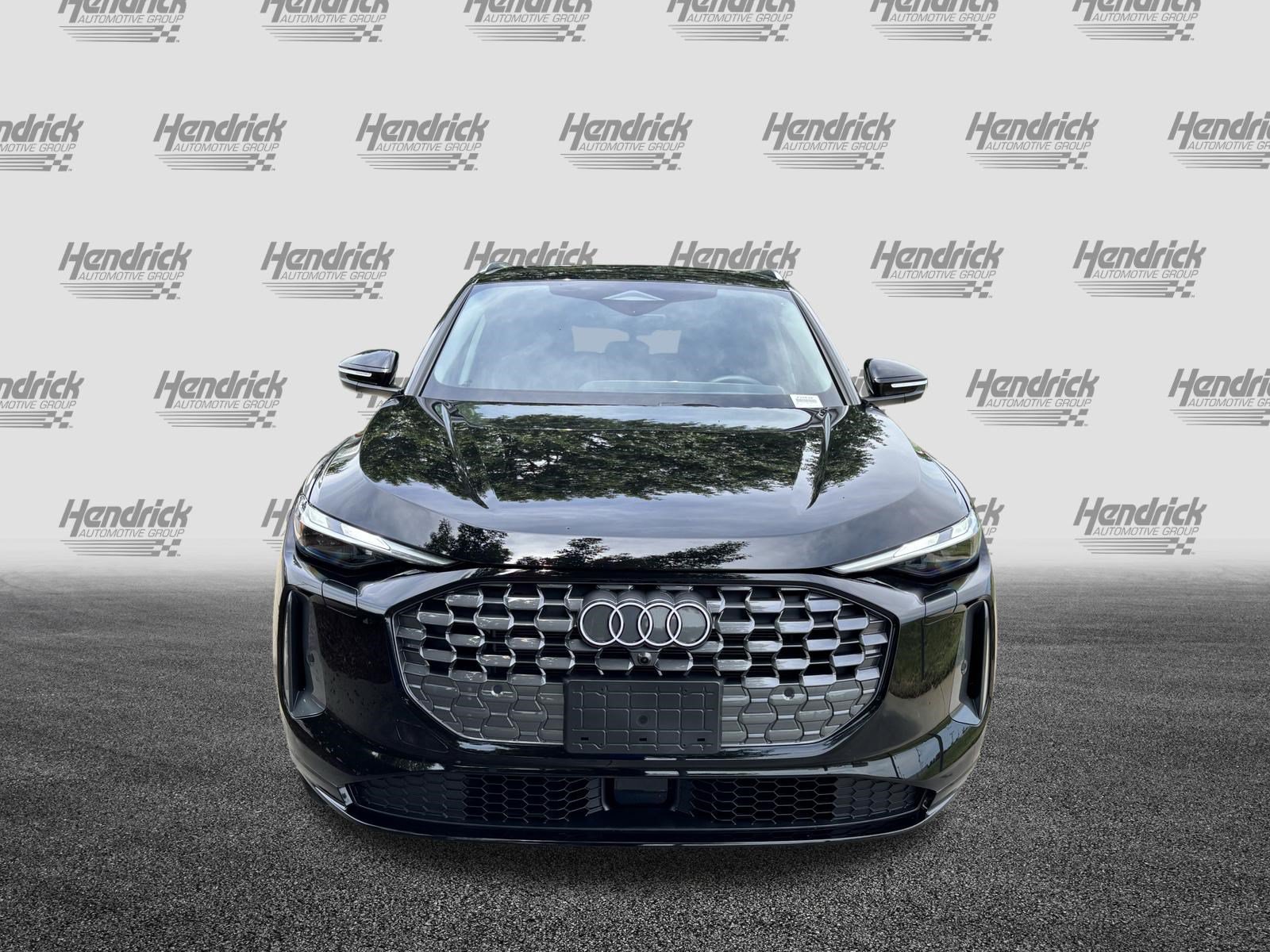 Certified 2025 Audi Q5 Premium AWD/4WD image 3