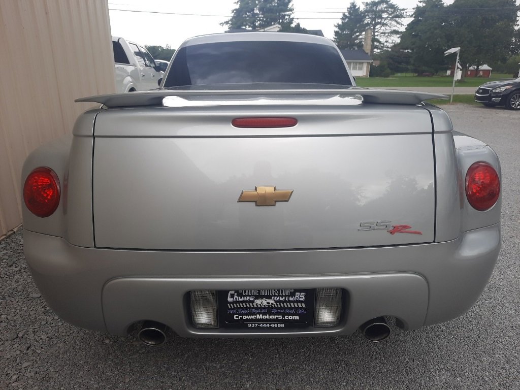 Used 2004 Chevrolet SSR w/ Preferred Equipment Group image 8