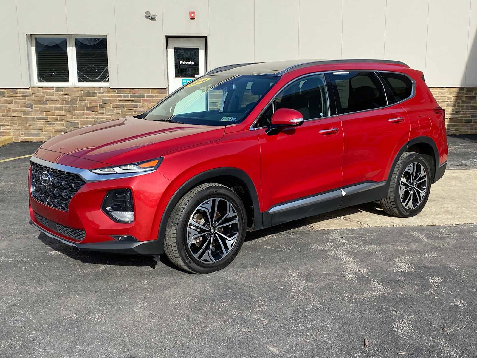 Used 2019 Hyundai Santa Fe AWD image 2