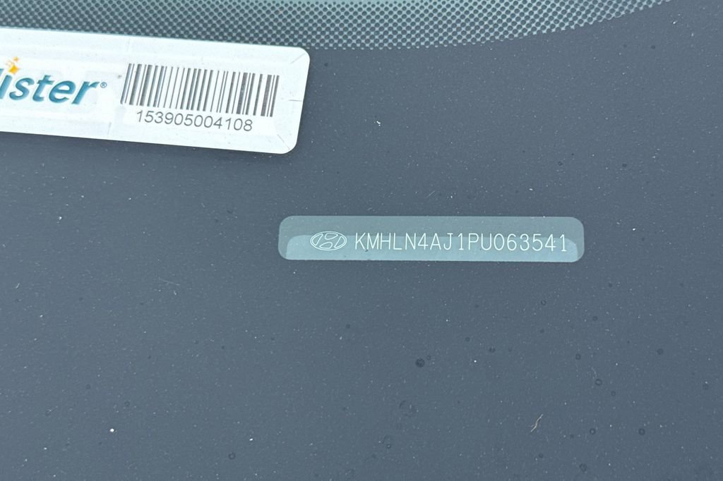 Used 2023 Hyundai Elantra Limited image 3