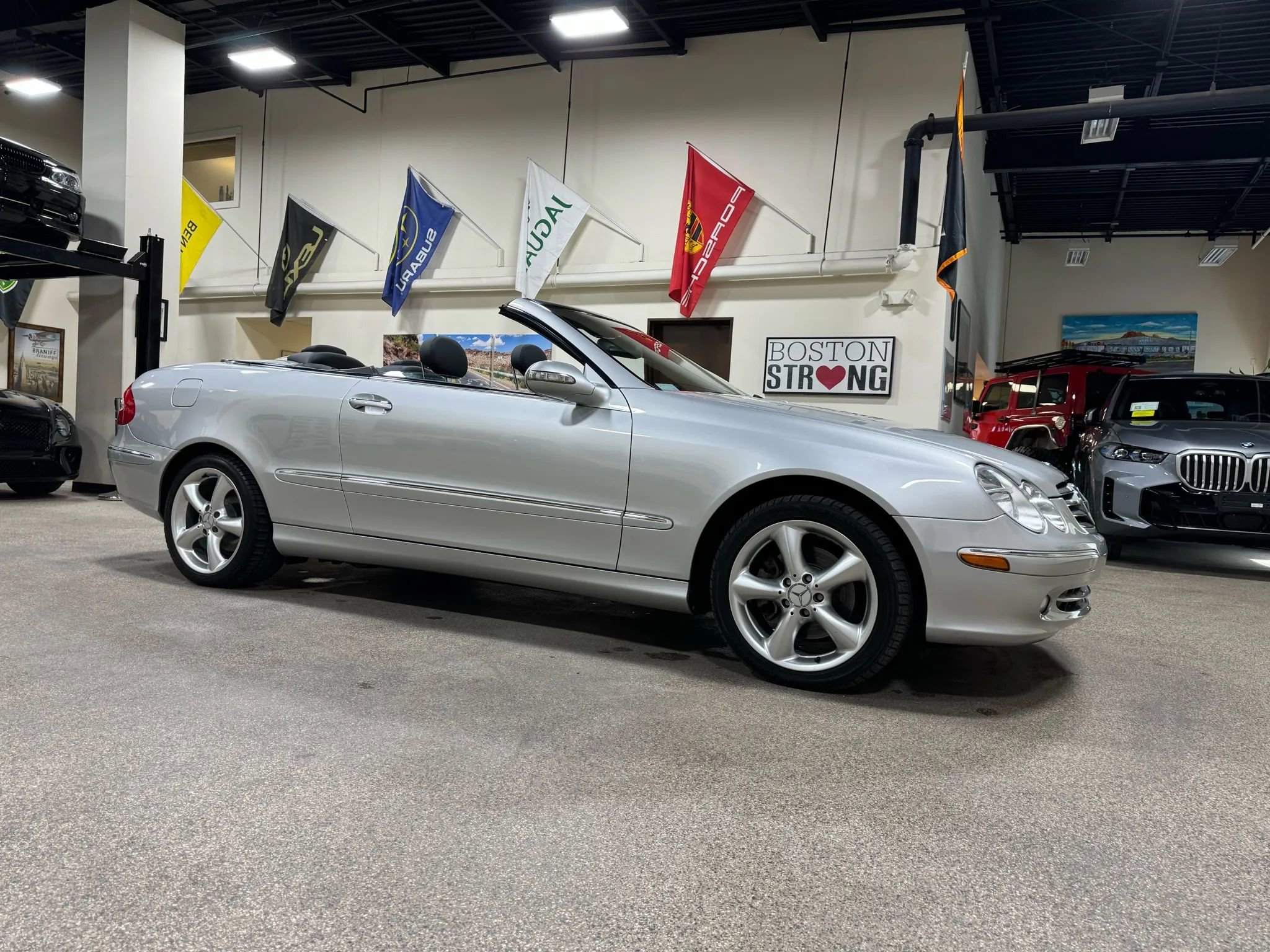 Used 2005 Mercedes-Benz CLK 320 Cabriolet image 38