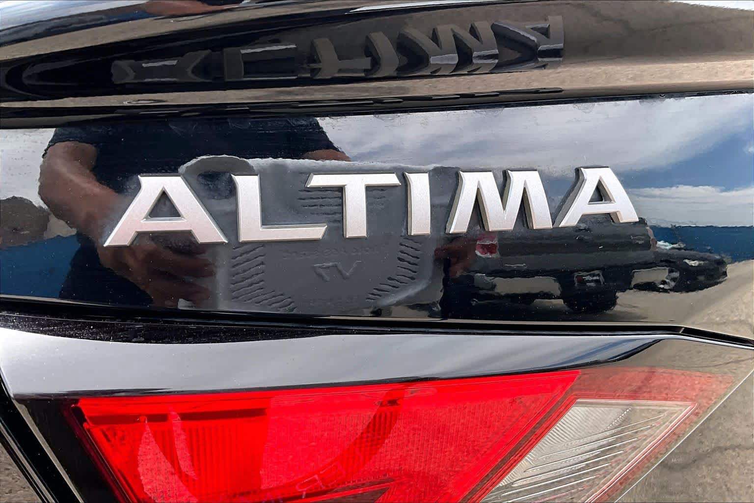 Used 2023 Nissan Altima 2.5 SR w/ SR Premium Package FWD image 31