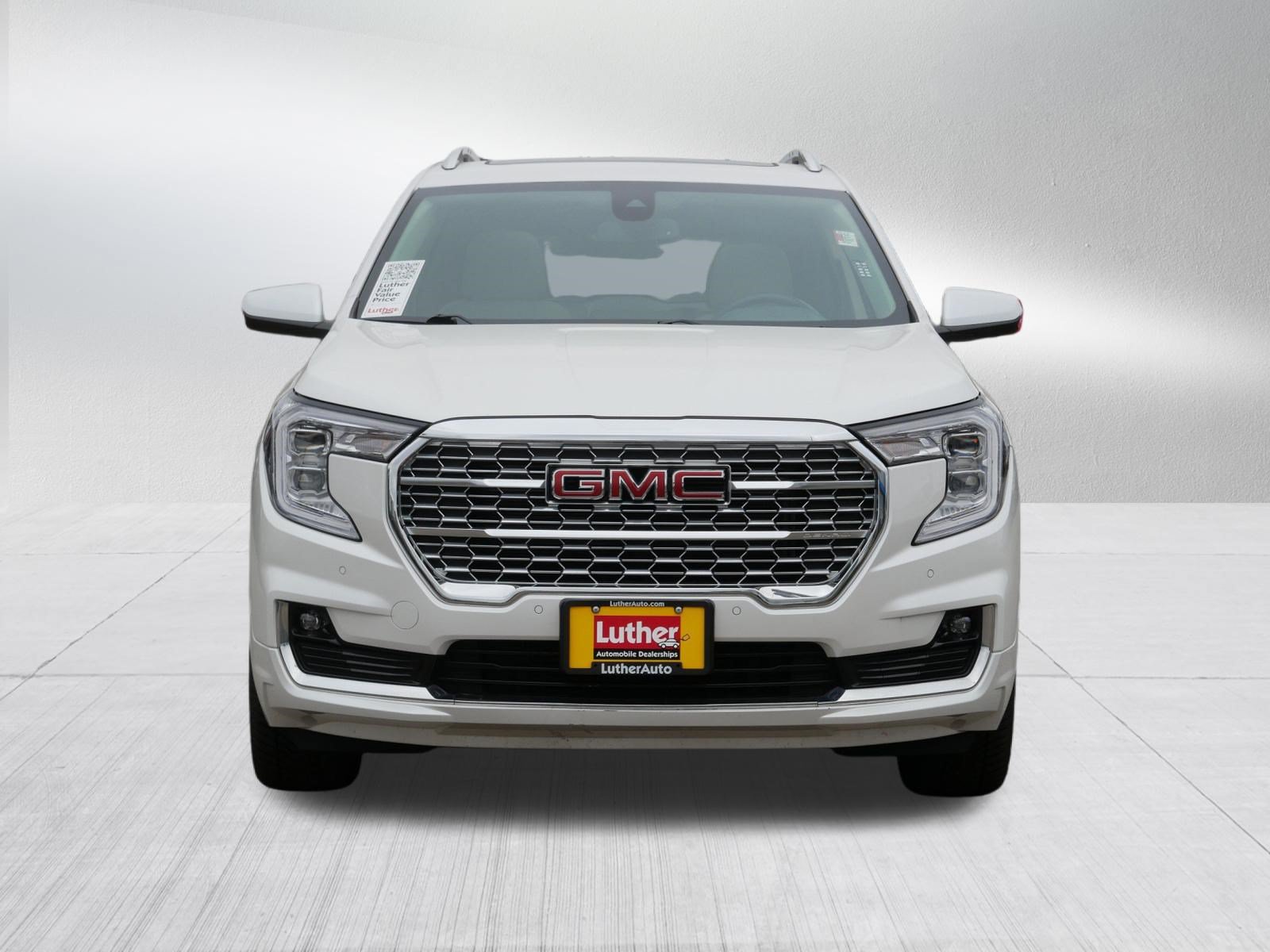 Used 2023 GMC Terrain Denali AWD/4WD image 2
