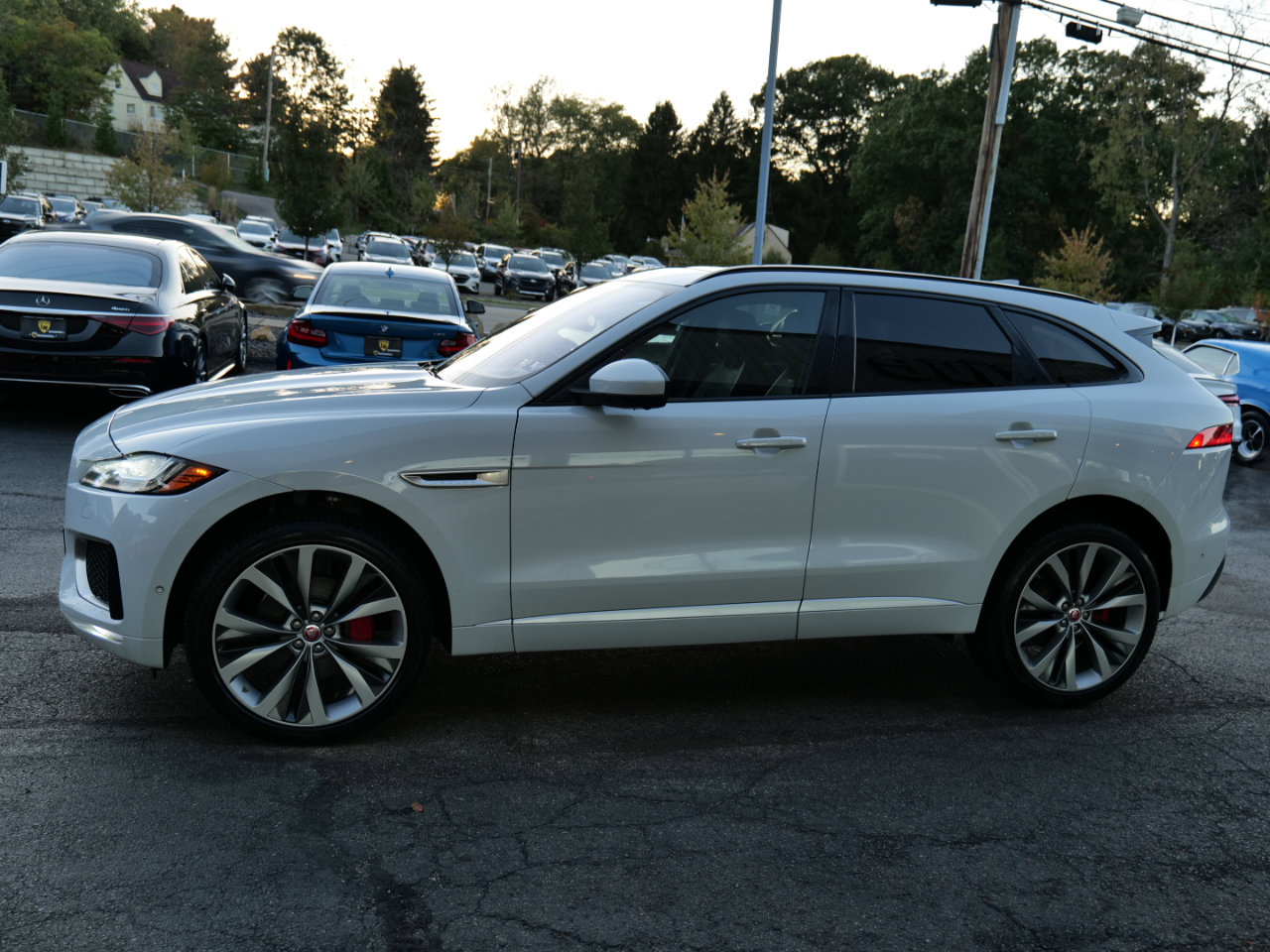 Used 2019 Jaguar F-PACE S image 9