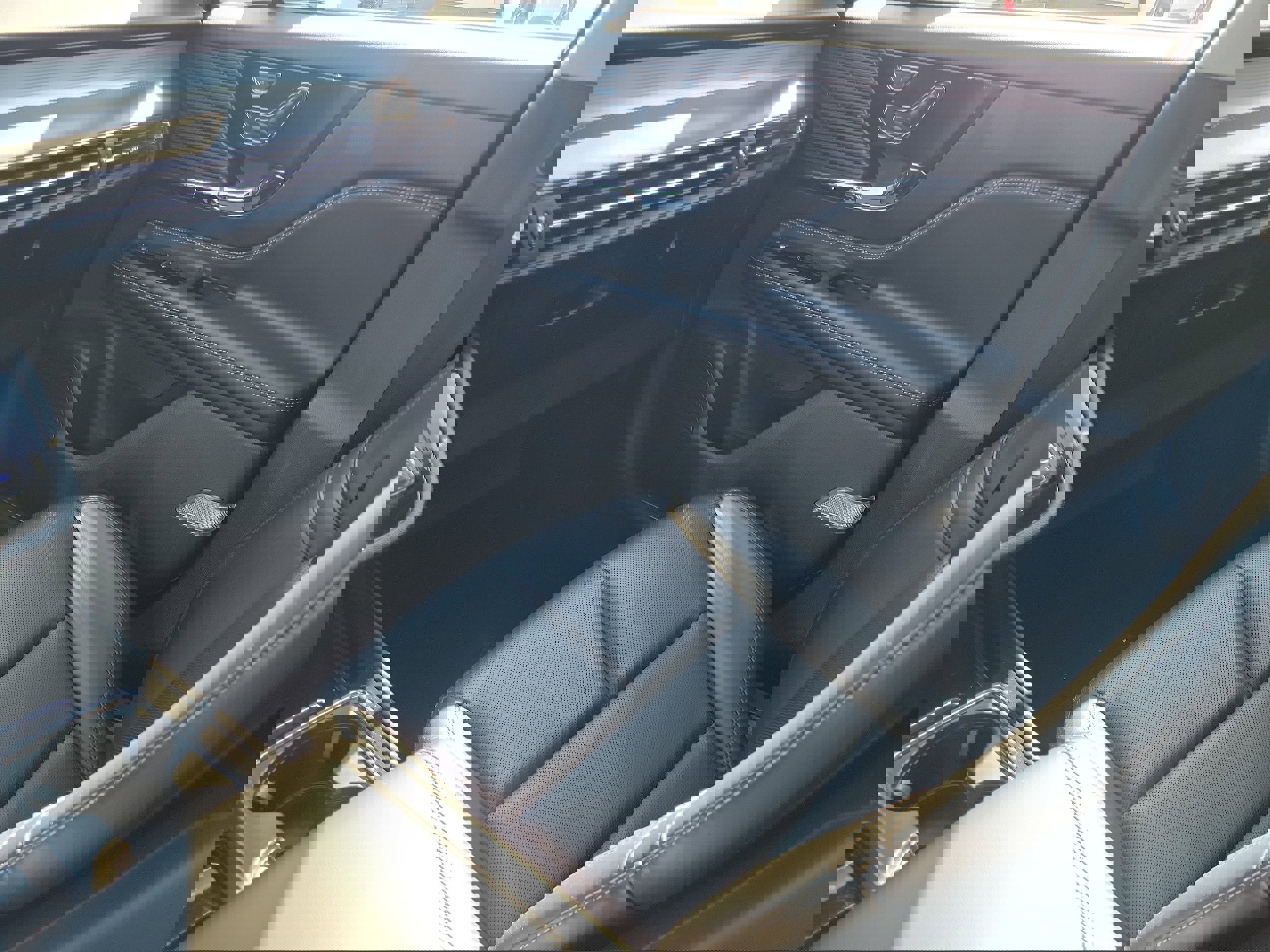 Used 2022 Lincoln Corsair AWD w/ Equipment Group 101A image 15