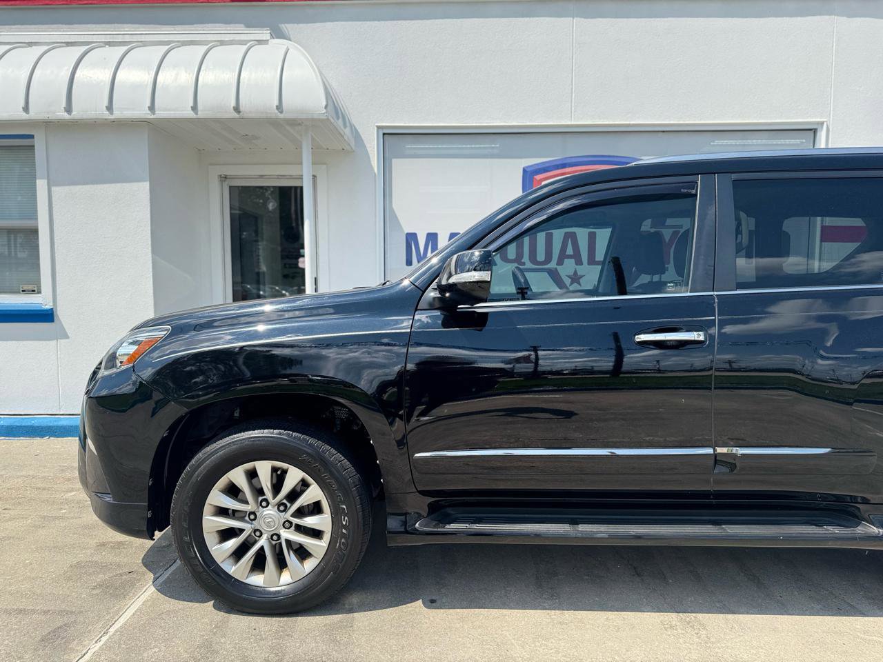 Used 2018 Lexus GX 460 Premium w/ Premium Package AWD/4WD image 14