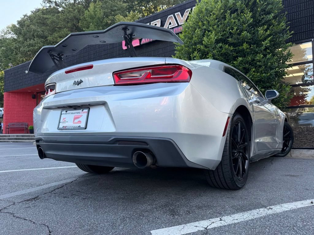Used 2018 Chevrolet Camaro LT RWD image 13