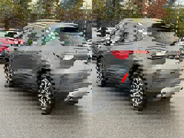 Used 2022 Ford Escape SEL image 3