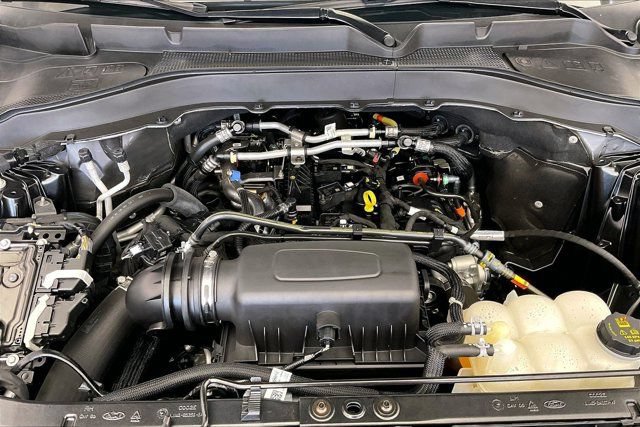 Used 2023 Ford Explorer XLT AWD/4WD image 9