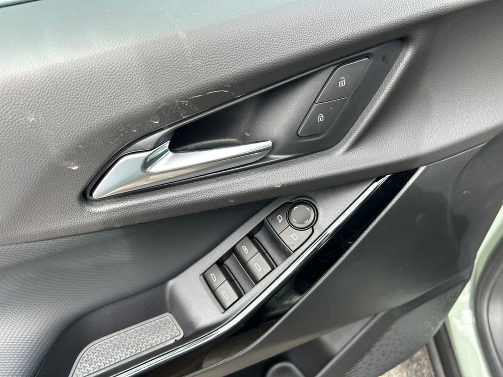 New 2026 Chevrolet Equinox LT image 23