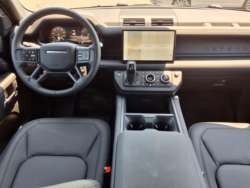 New 2025 Land Rover Defender 110 X-Dynamic SE image 4